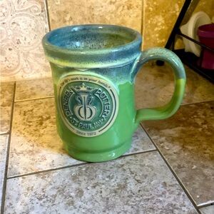 Deneen Pottery Kiwi with Blue/White Retro Logo Mug